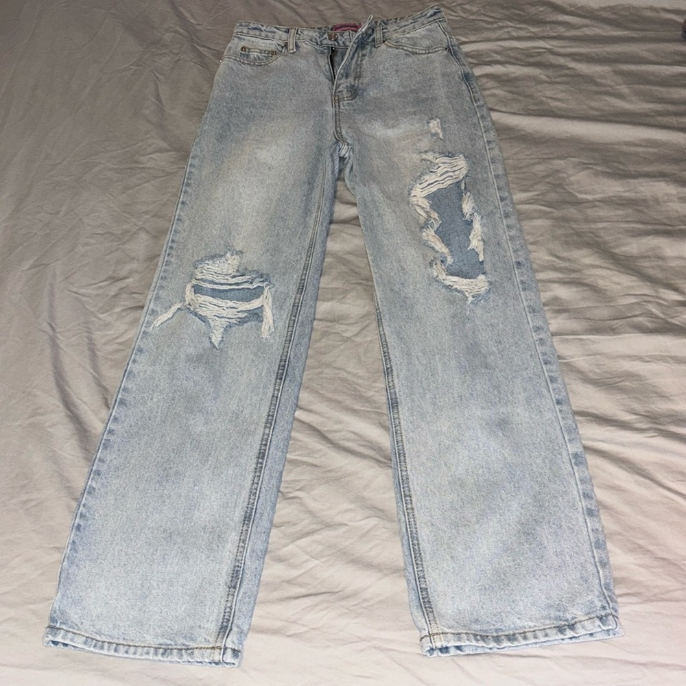 Edikted ripped jeans